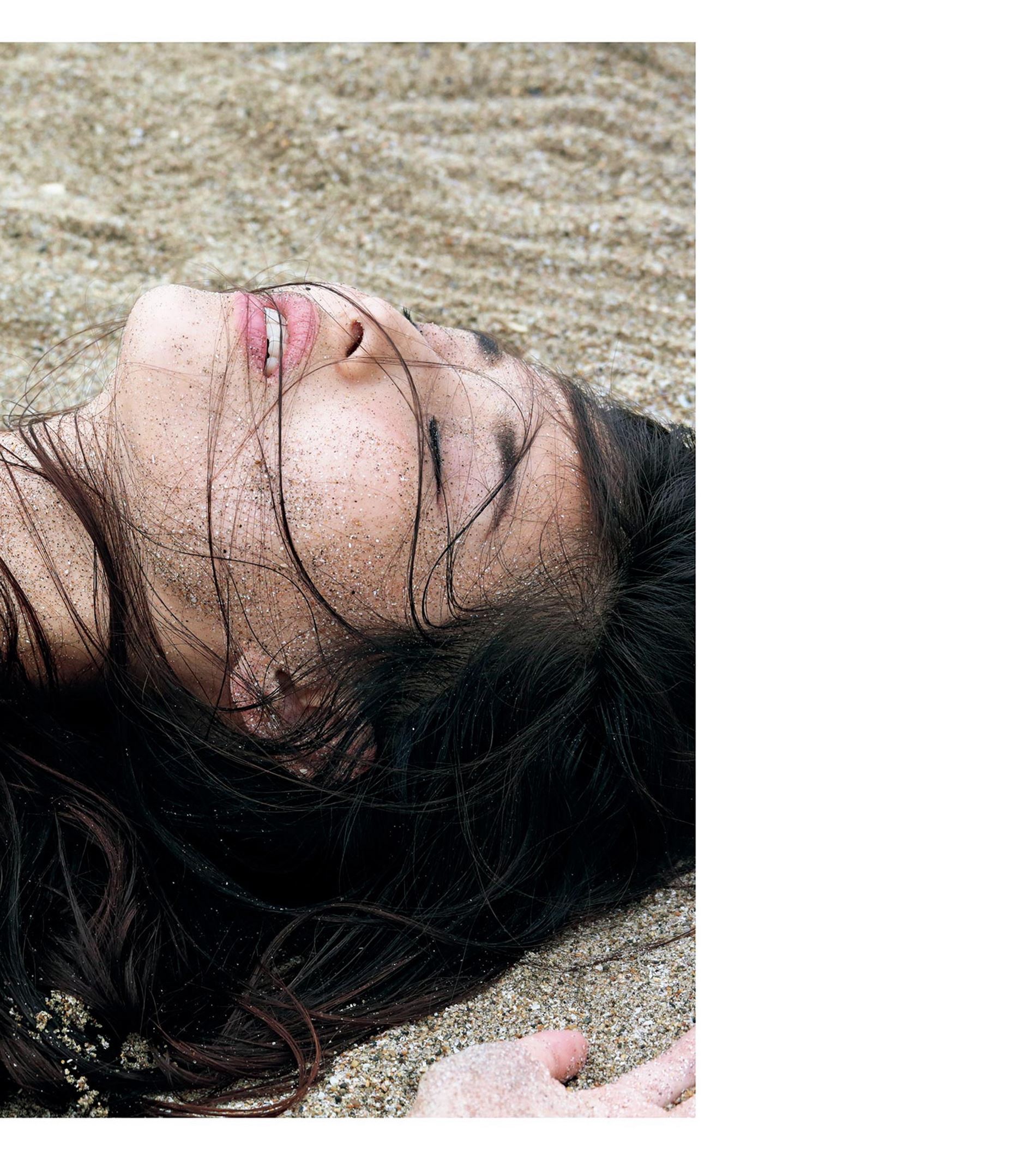 橋本マナミ写真集 『MANAMI BY KISHIN』(2014.12.08)